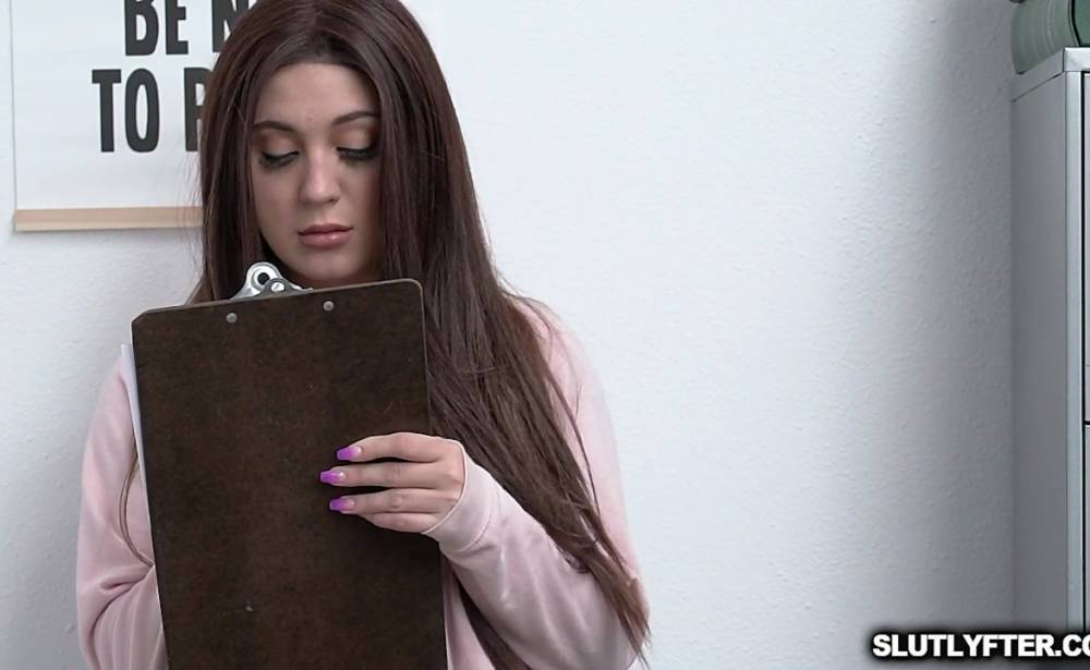 Officer Wrex banged teen Jojo and splashed his sticky load on her - gotporn.com