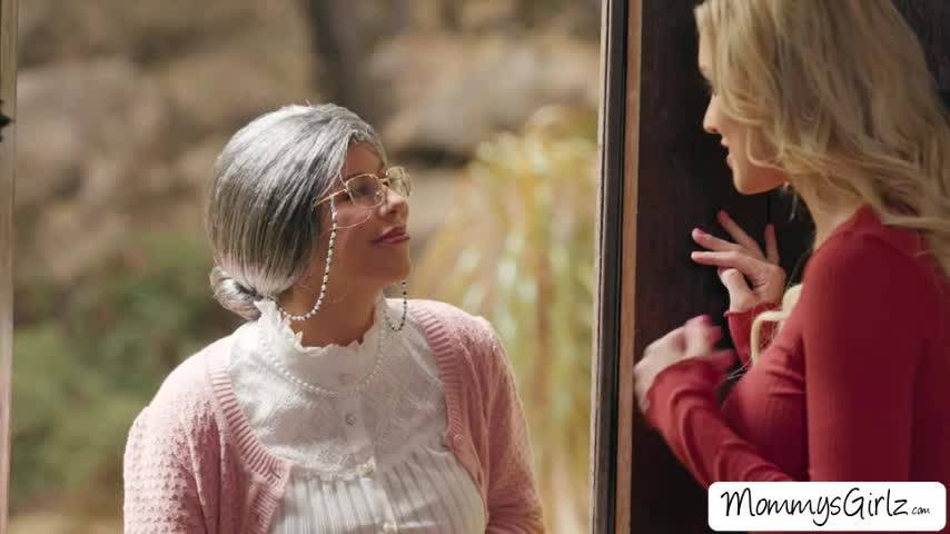 Housekeeper fucks her boss stepdaugther - fetishpapa.com