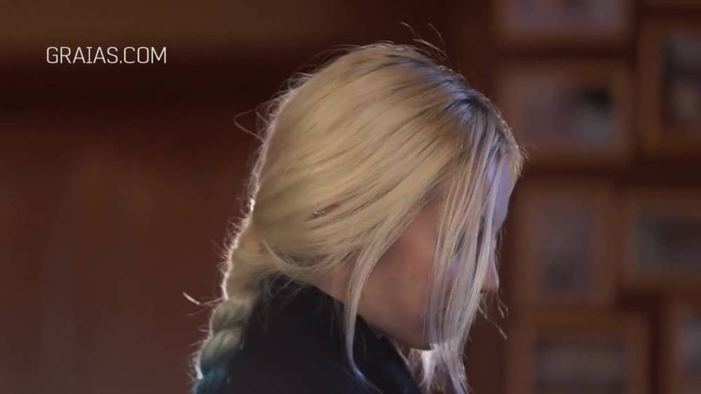 Slave girl reporting for Master - fetishpapa.com