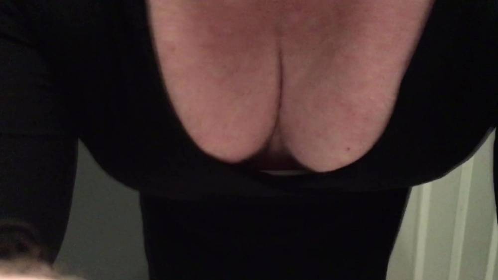 Looking down the top of my dress - xhamster.com