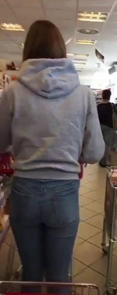 Nice teen shopping ass - xhamster.com