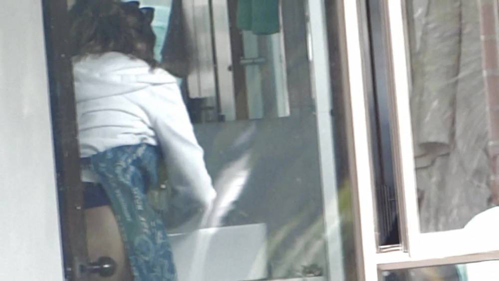 window 271 - xhamster.com