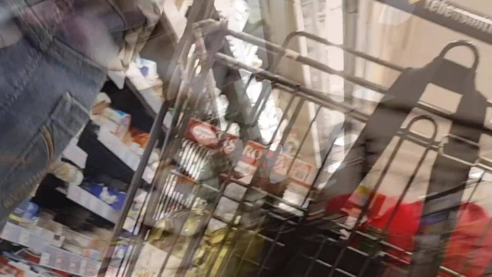 Mature lady with in a store upskirt failed - xhamster.com