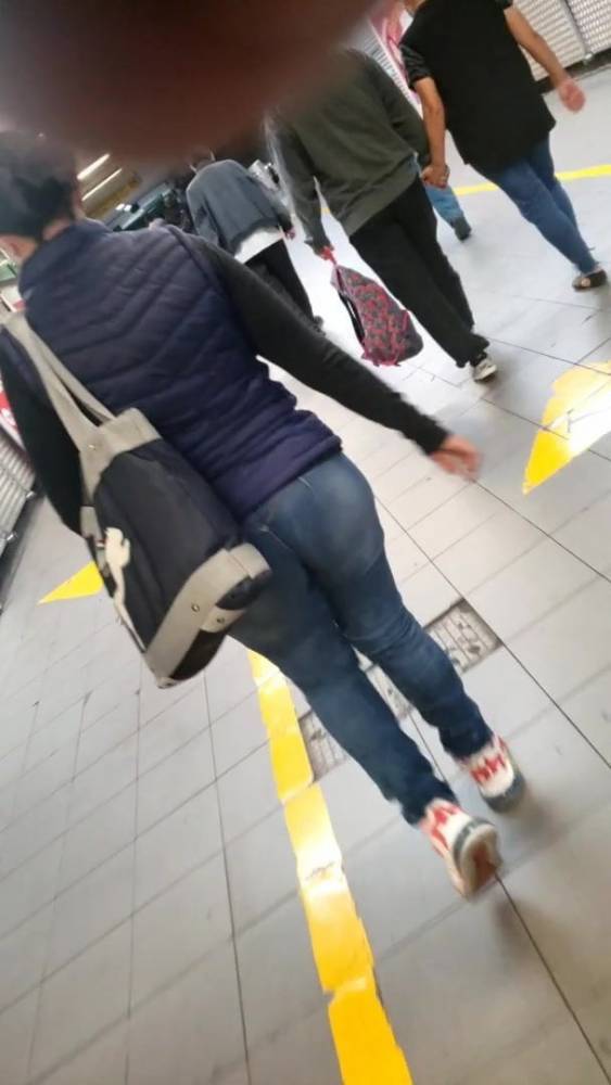 Culona en metro salto del agua - xhamster.com - Mexico