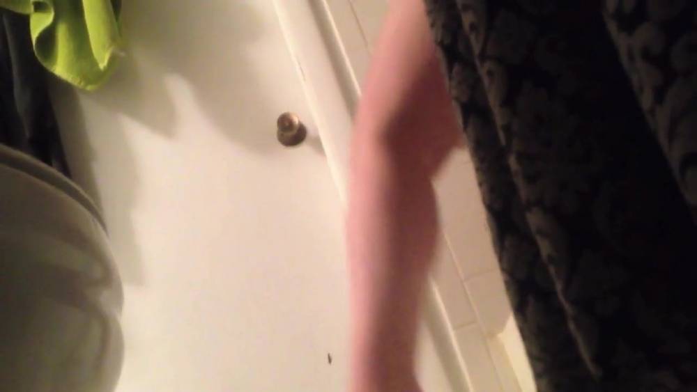 Spying on Lisa #6 - xhamster.com