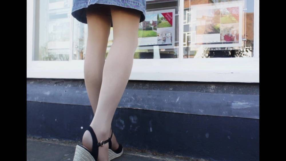 Upskirt at the shops 14 - xhamster.com - Britain