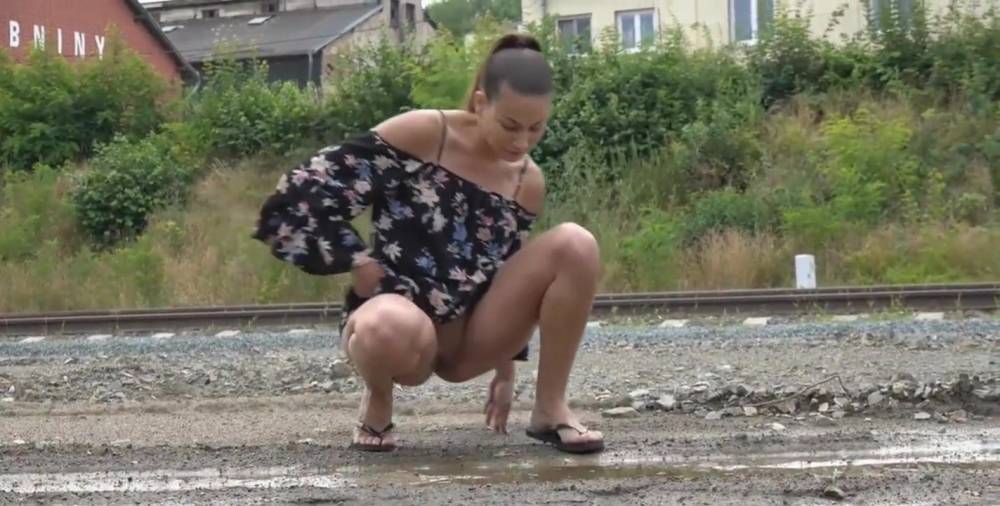 Puddle peeing - xhamster.com