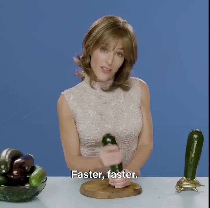 Gillian Anderson Wanking Off A Vegetable - xhamster.com - Usa