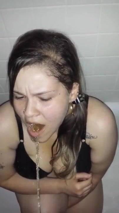 She dont like yellow piss - xhamster.com