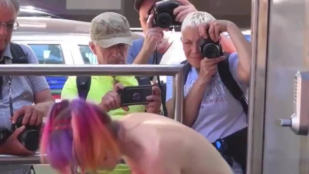 Time Square Nude - xhamster.com - Britain