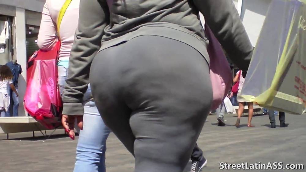 StreetLatinASS: Huge booty BBW - xhamster.com