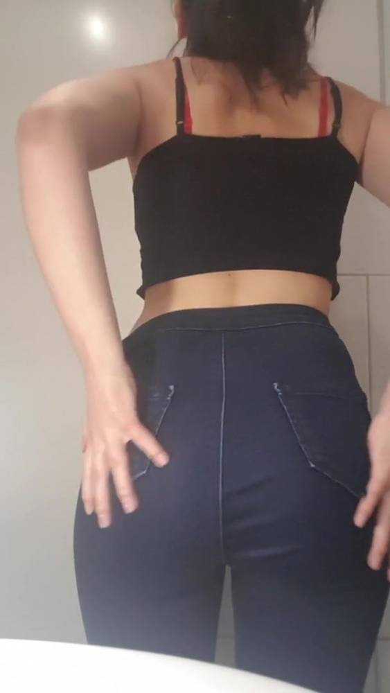 Thick brunette strips to show off her great tits - xhamster.com