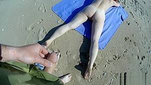 saw a sunbathing stranger and fucked her - hdzog.com