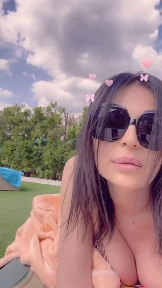 Ceca na bazenu - xh.video