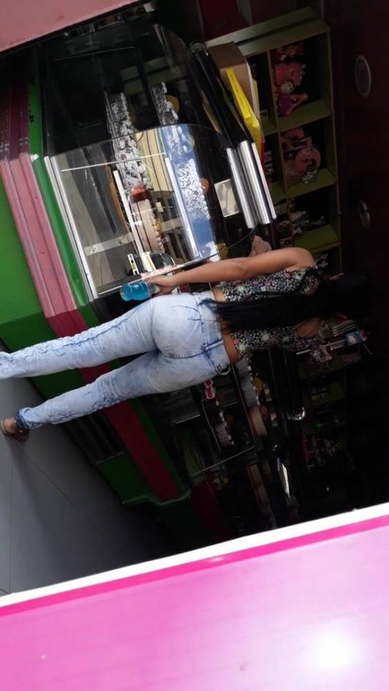 CUTE BABY IN BAKERY - xh.video