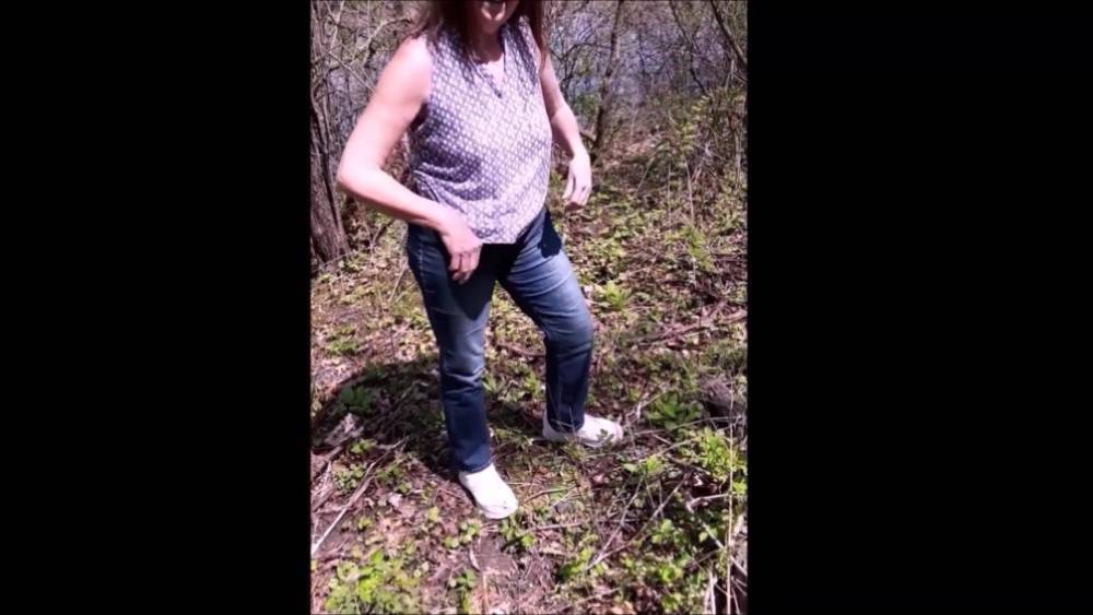 Tail on the trail! - xh.video