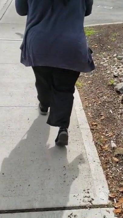 Arab ass walking hijab - xh
