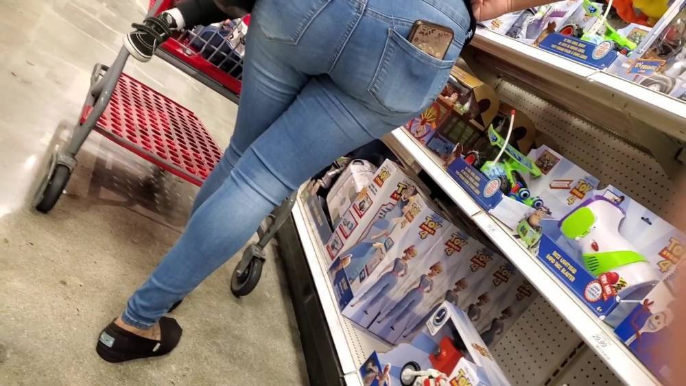 big ass mom at target - xh.video