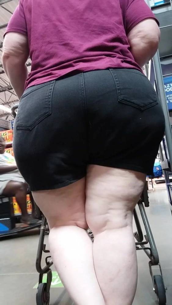 Part3 mature mom bbwpawg widehips shorts shorts bending over - xh.video - Usa