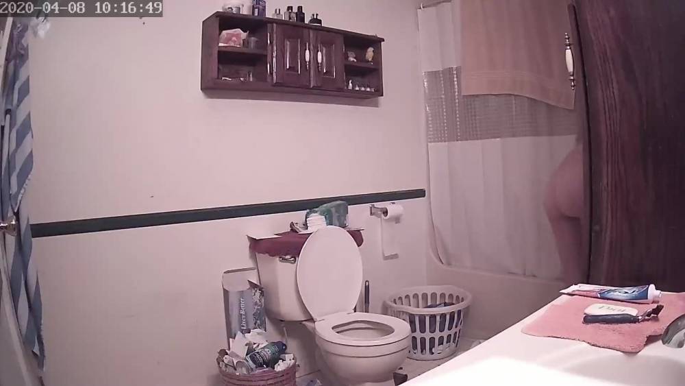 cutie teen getting into the shower - xh.video