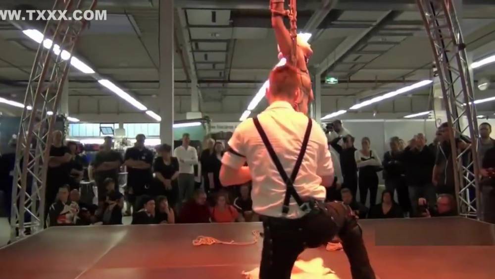 Bondage show in a shopping centre - hotmovs.com