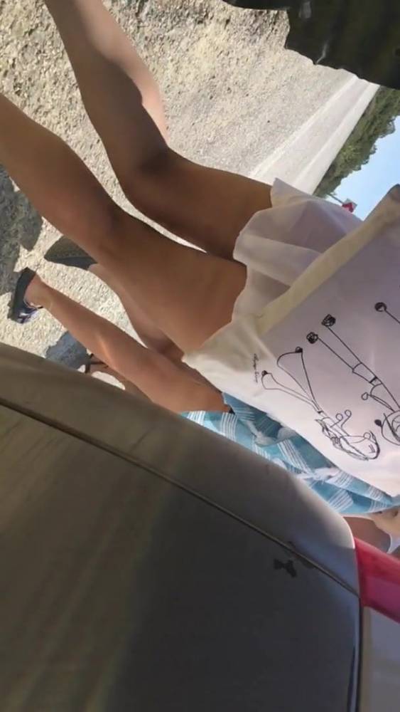 Plaj servisi tek alti part2. several upskirt turkish girls - xh.video - Turkey