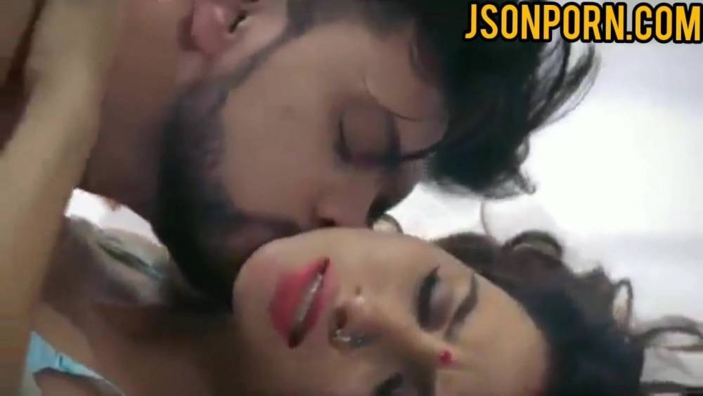 Desi bhabhi with college boy on friend's marriage - xh.video - India