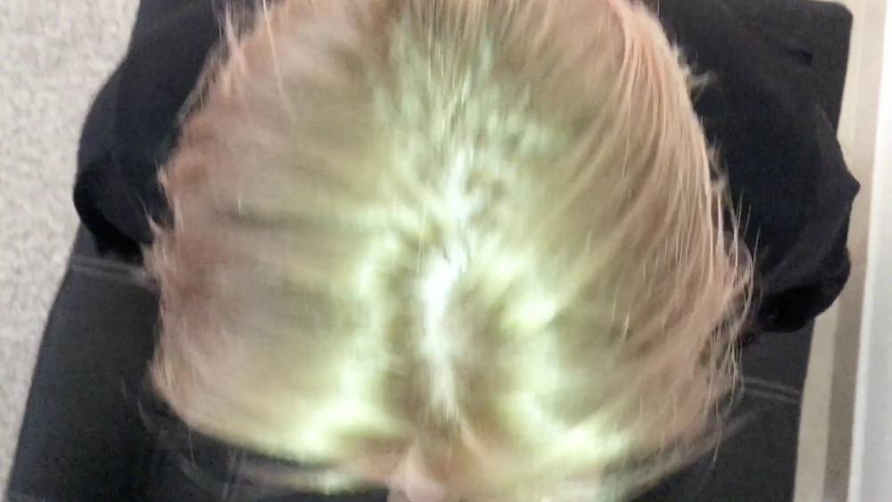 Empinada en el salon - xh.video