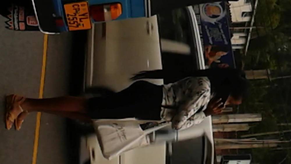 kandy Hedeiya sitha eke patta kellak - xh.video - Sri Lanka