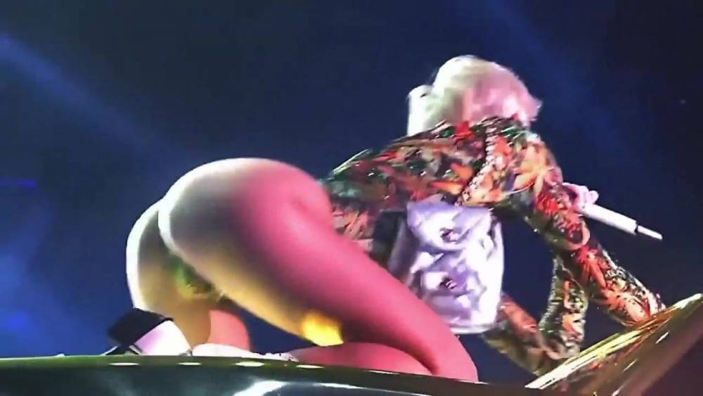 Miley Cyrus Hot Ass - xh.video