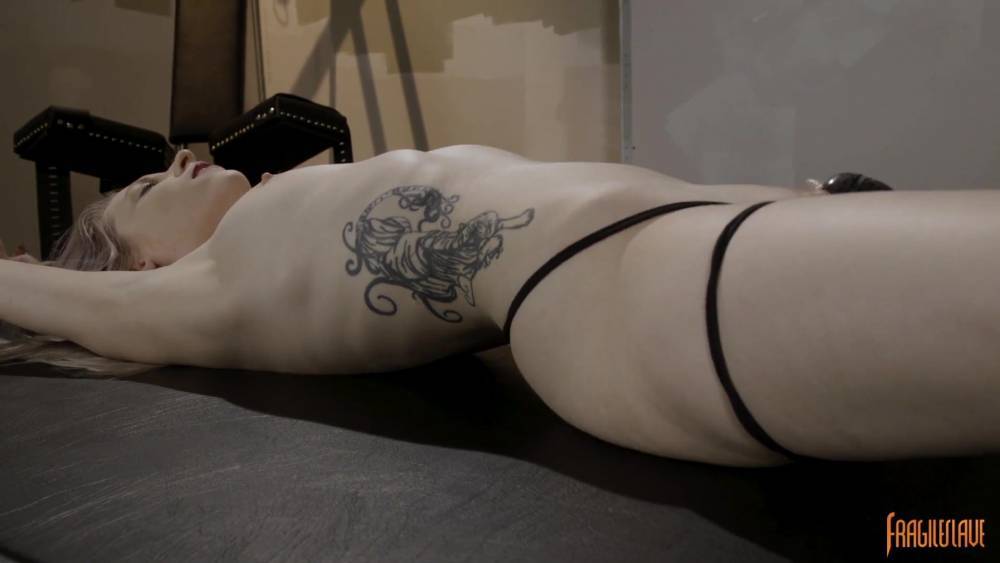 Fragile Slave 40 - xh.video