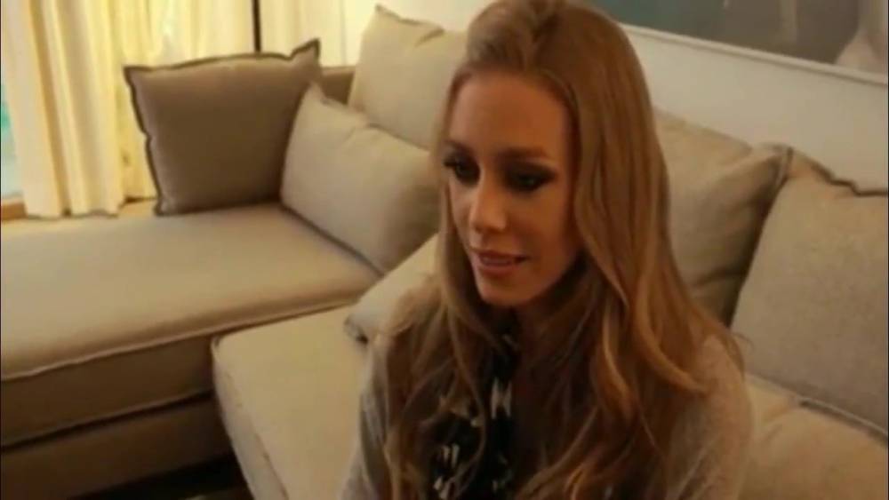 Stunning Escort MILF - xh.video