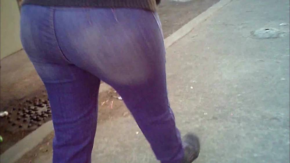 She didn't even realize he was following her - xh.video - Mexico