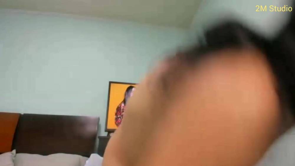 Beautiful young girl orgasms in tight vagina - xh.video