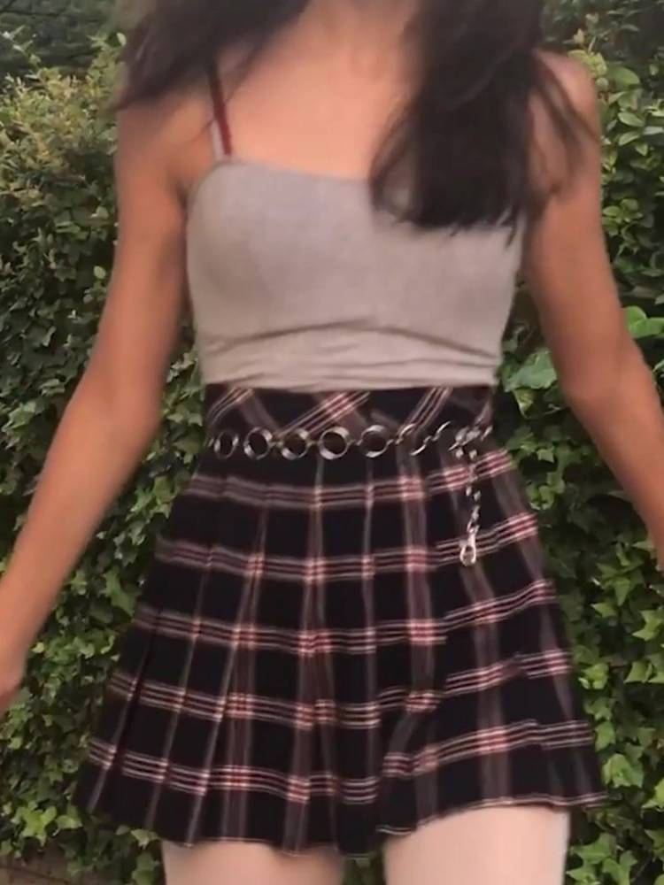 Hot Short Skirt Turkish Girl Walking 3 - xh.video - Turkey