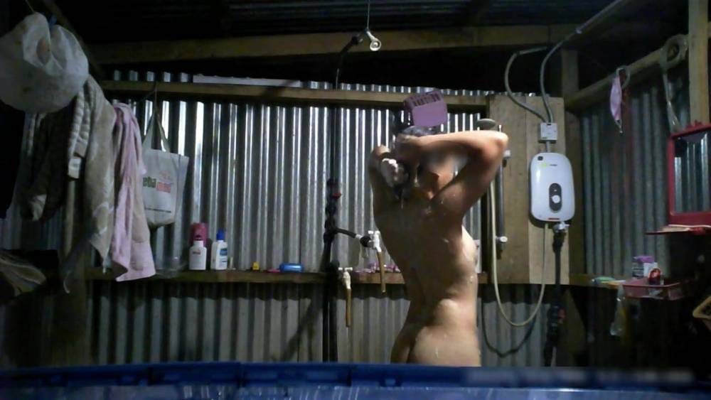 Village Girl Bathing Part 4 - xh.video