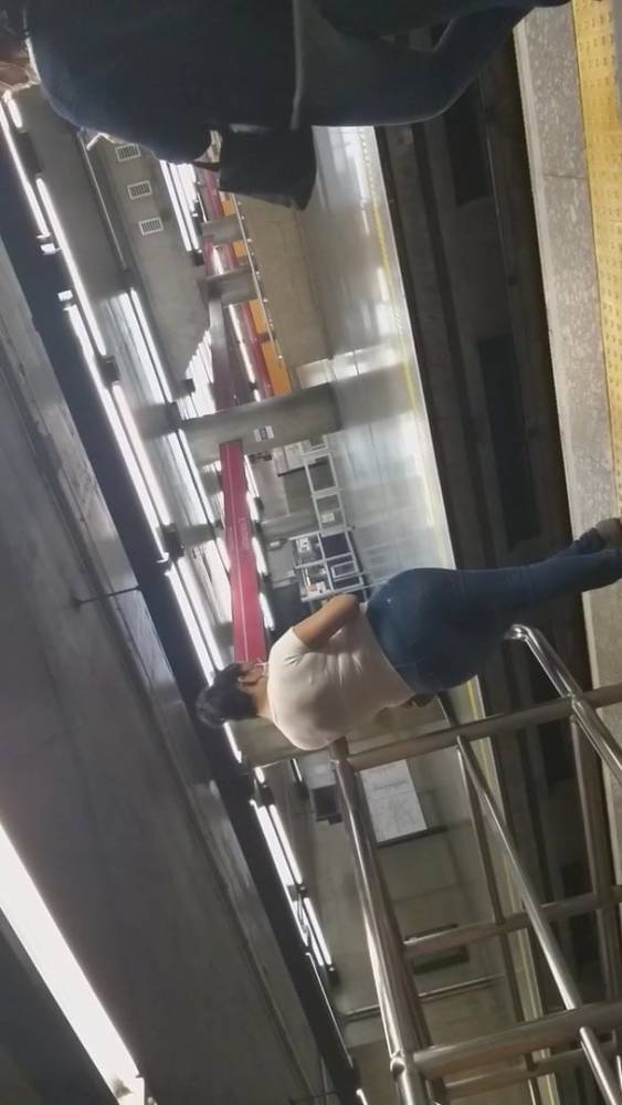 Metro booty - xh.video