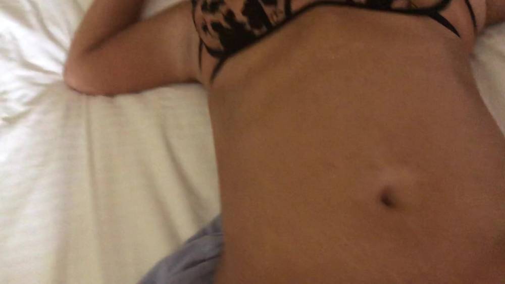 Fucking a pretty Milf - xh.video