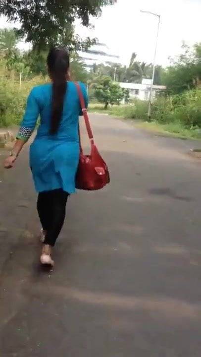 Indian Girl Big Ass (Gaand) in Tight Leggings - xh.video - India