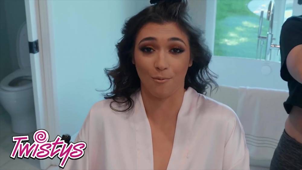 Jenna Foxx - Horny Girls Jenna Foxx And Brooklyn Gray Play Together - xh.video