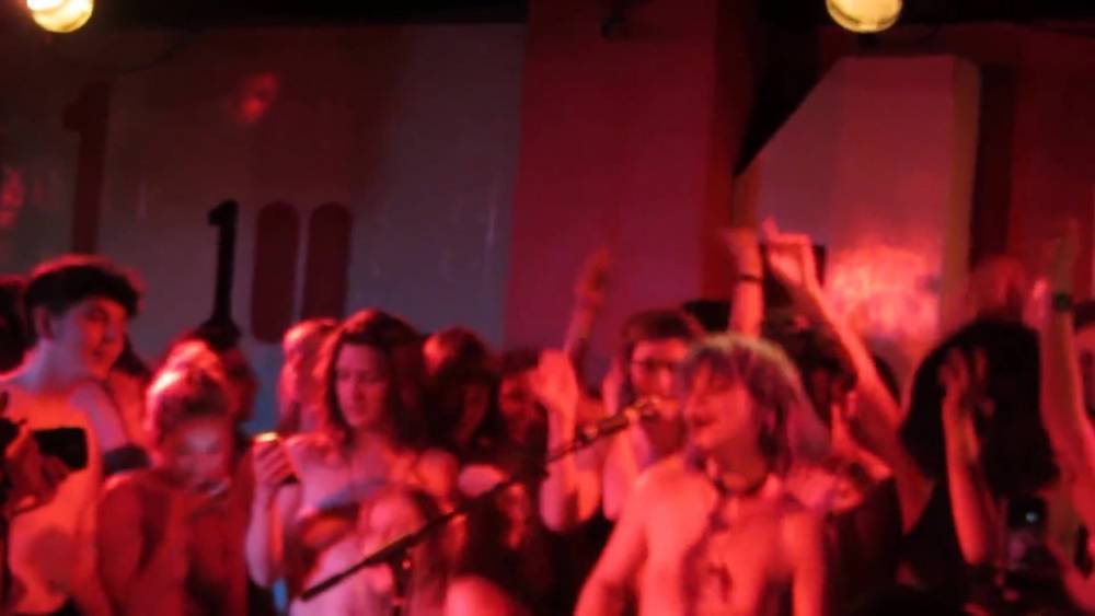 Soko - I Thought I Was An Alien - 100 Club 1 - xh.video