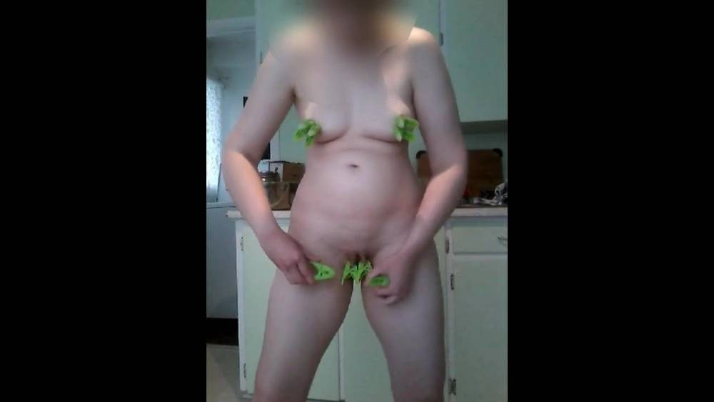 Clamps tits,pussy - xh.video