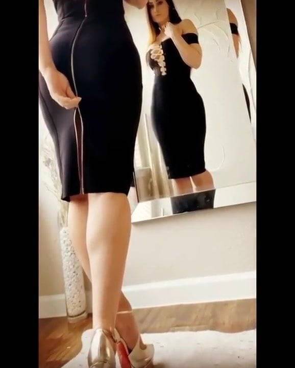 Ass Flash Unzipping Dress Great Arse Tease - xh.video - Usa