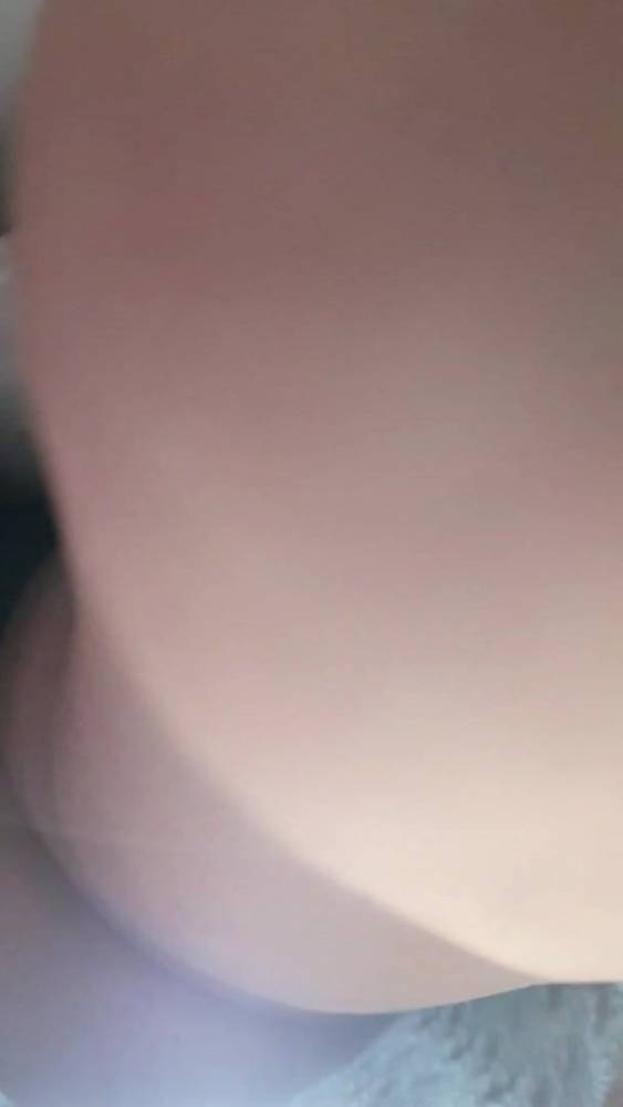 upskirt une amie a ma tante - xh.video