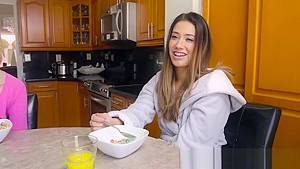 Mofos - Share My Bf - Snowballing Stepsister - hdzog.com