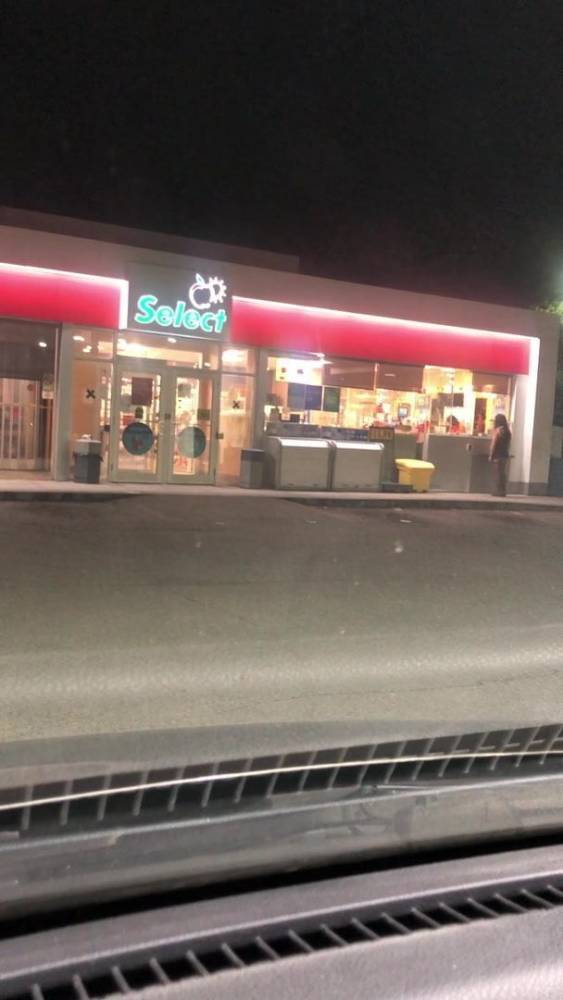 Paying for gas - xhamster.com