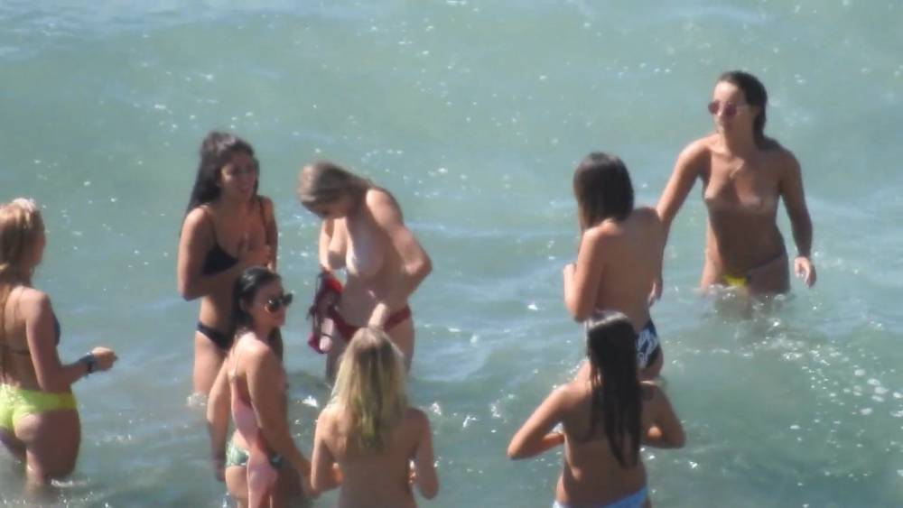 bikini girls are topless on the sea - xhamster.com