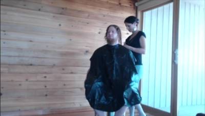 Fucking the Hairdresser - veryfreeporn.com