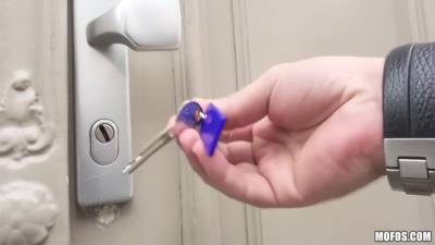 Alice - Alice Nice In Czech Gal Gets Picked Up - hclips.com - Czech Republic