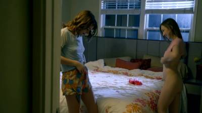 Gracie - Gracie Green, Rosalyn Sphinx In Scared Pussy Feast - nvdvid.com